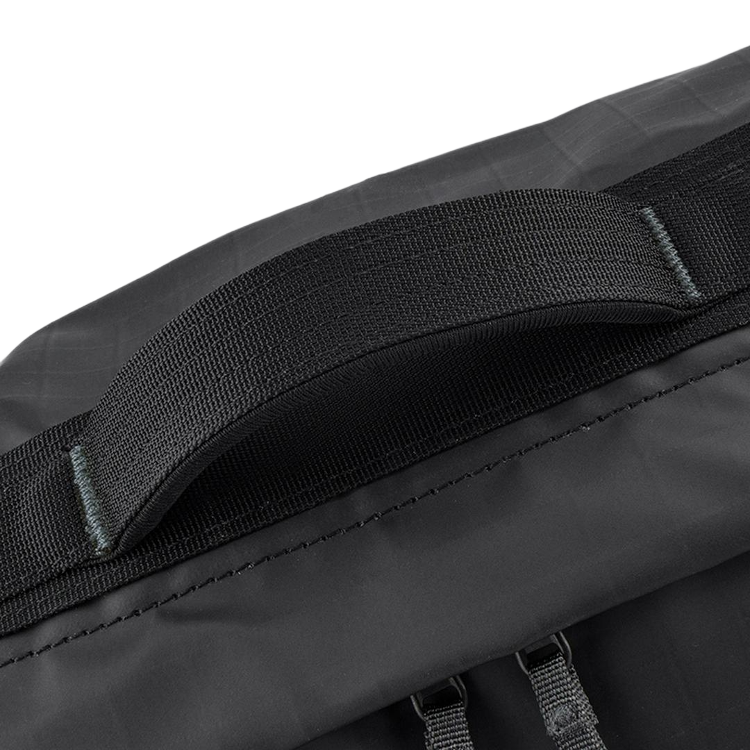 BASE CAMP VOYAGER MESSENGER BAG THE NORTH FACE